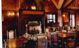 castlelane_limerick_02_Lounge_fireplace